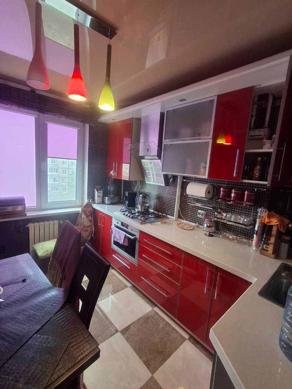 For sale: 3-room apartment, Jubileynyi district, independent heating!