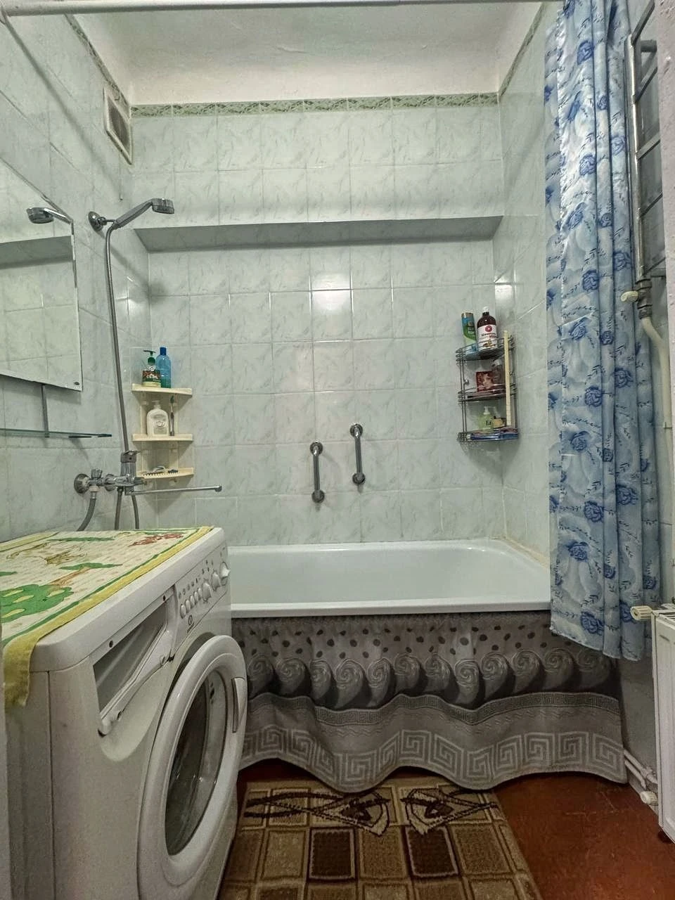 Продам квартиру  2к.кв. на Универмаге с АВТОНОМКОЙ.