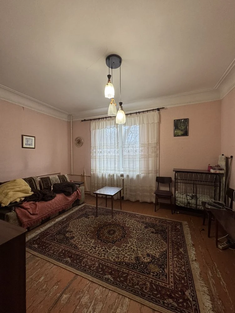 3 room apartment on Tvorcheskaya Street.