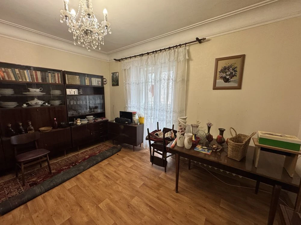 3 room apartment on Tvorcheskaya Street.