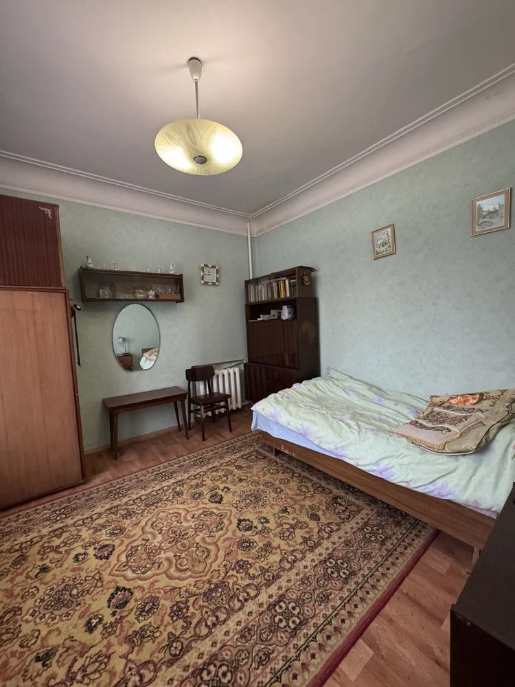 3 room apartment on Tvorcheskaya Street.