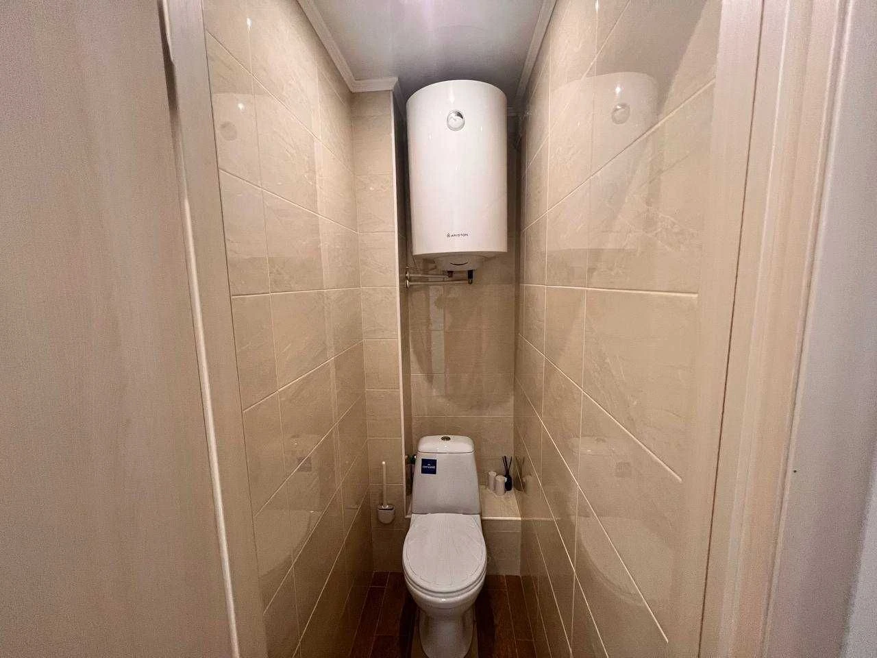 For Sale: Three-room apartment on Mira Avenue 21