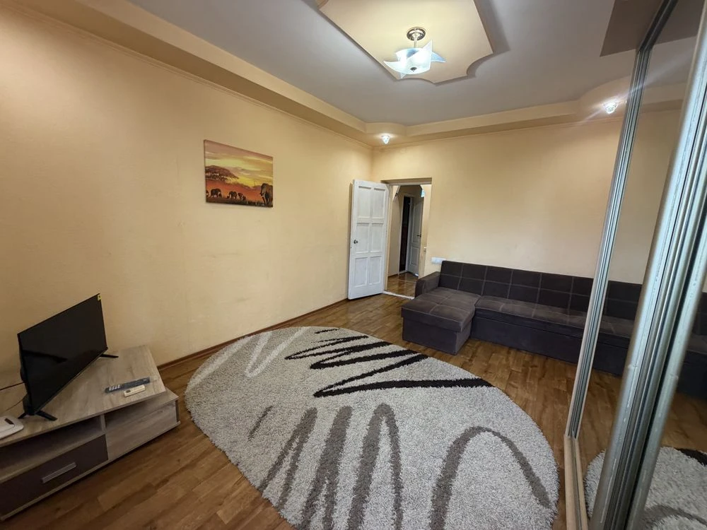 For sale: 2-room apartment in the Metallurgic district.