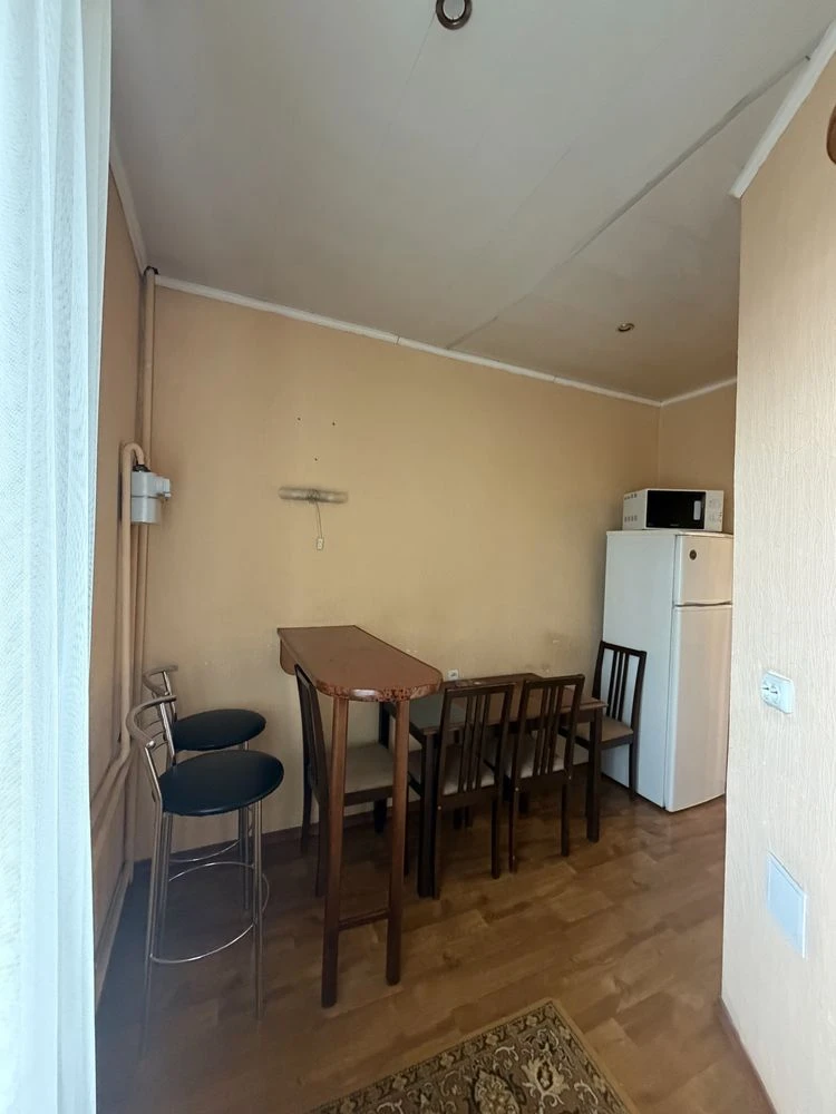 For sale: 2-room apartment in the Metallurgic district.