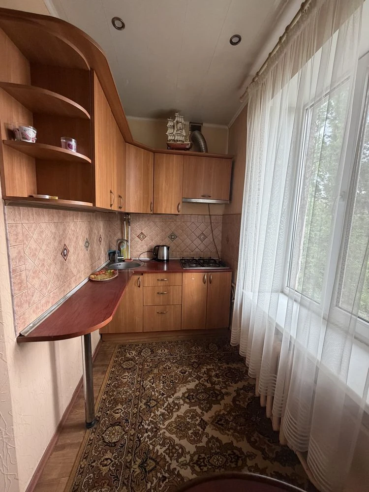 For sale: 2-room apartment in the Metallurgic district.