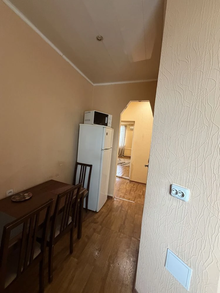 For sale: 2-room apartment in the Metallurgic district.