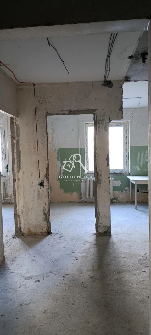 Продаж 4-кімнатній квартири, 173 квартал