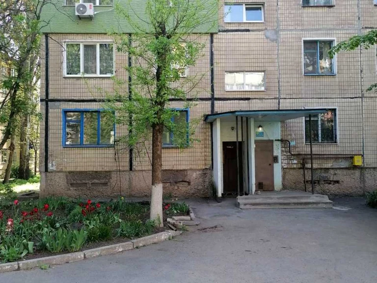 Квартира. Кривой Рог, улица Виталия Власова (Цiolковського)