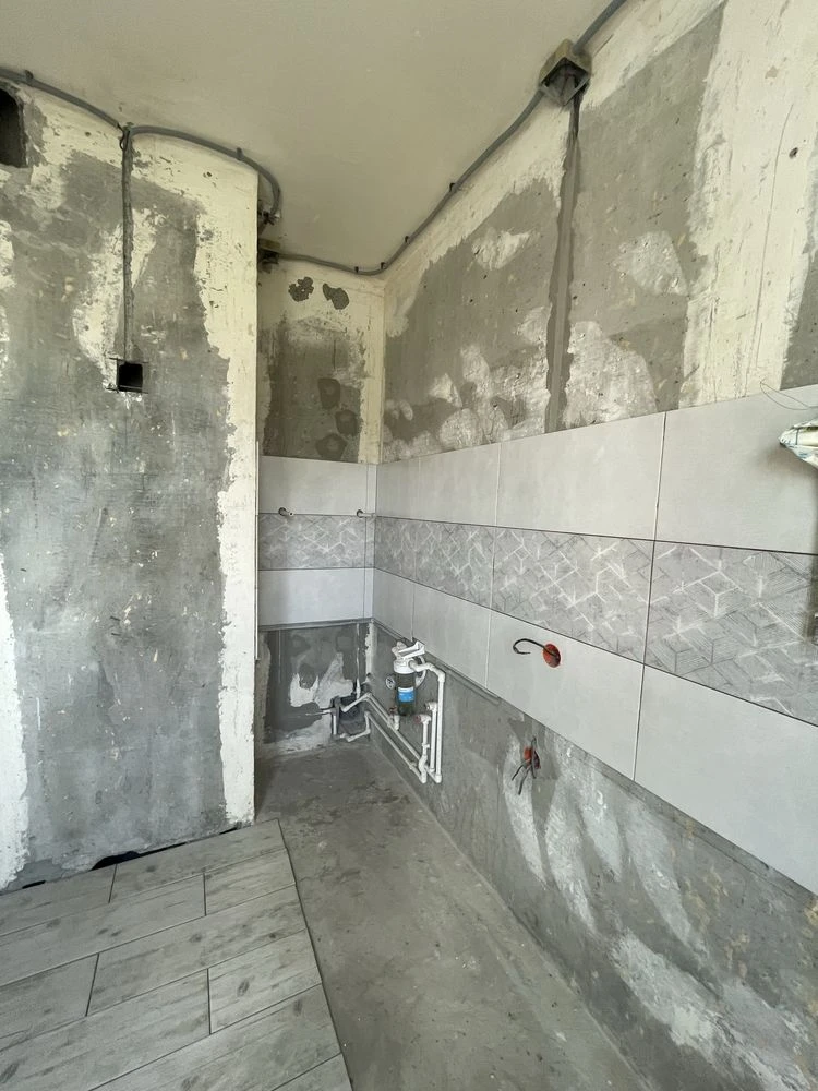 Продається 1-кімнатна квартира в Індустріальному