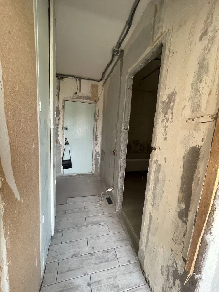 Продається 1-кімнатна квартира в Індустріальному
