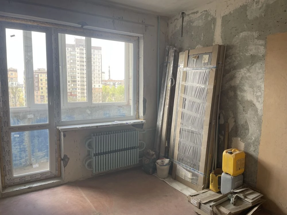 Продається 1-кімнатна квартира в Індустріальному
