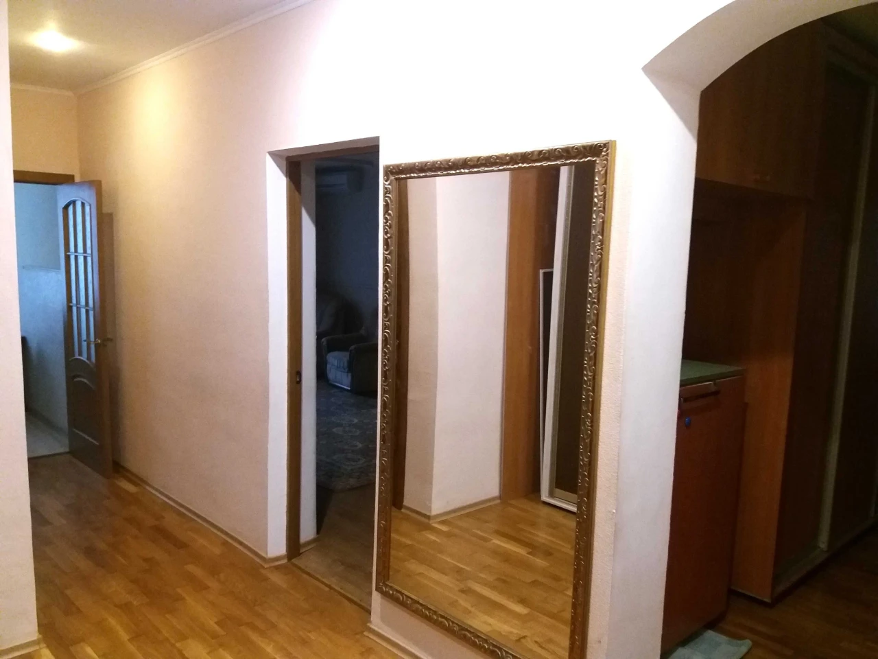 Spacious and warm 3-room apartment in the Central City district