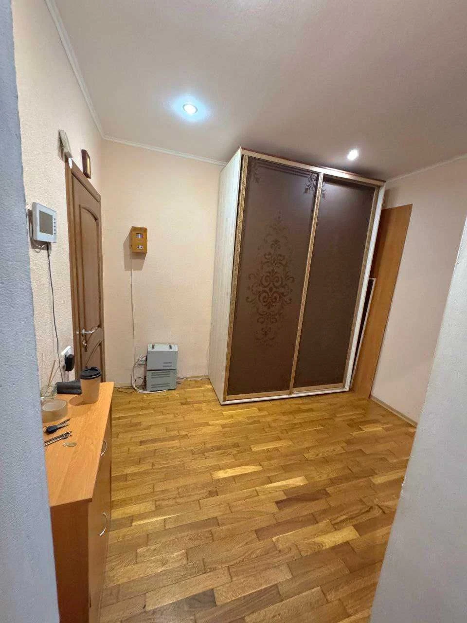 Spacious and warm 3-room apartment in the Central City district