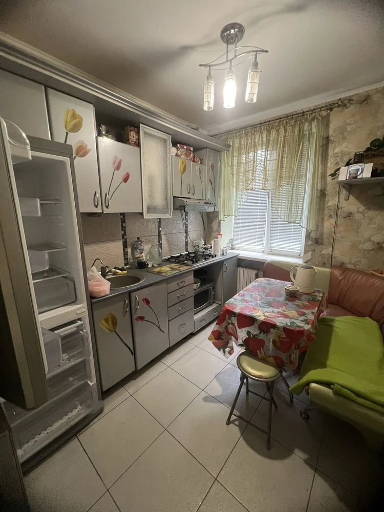 Продается 3-х ком сталинка по ул.С.Тильги(Революционная)