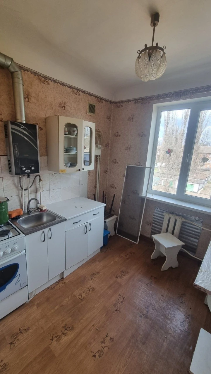 Продається 2-кімнатна квартира на Героїв АТО.