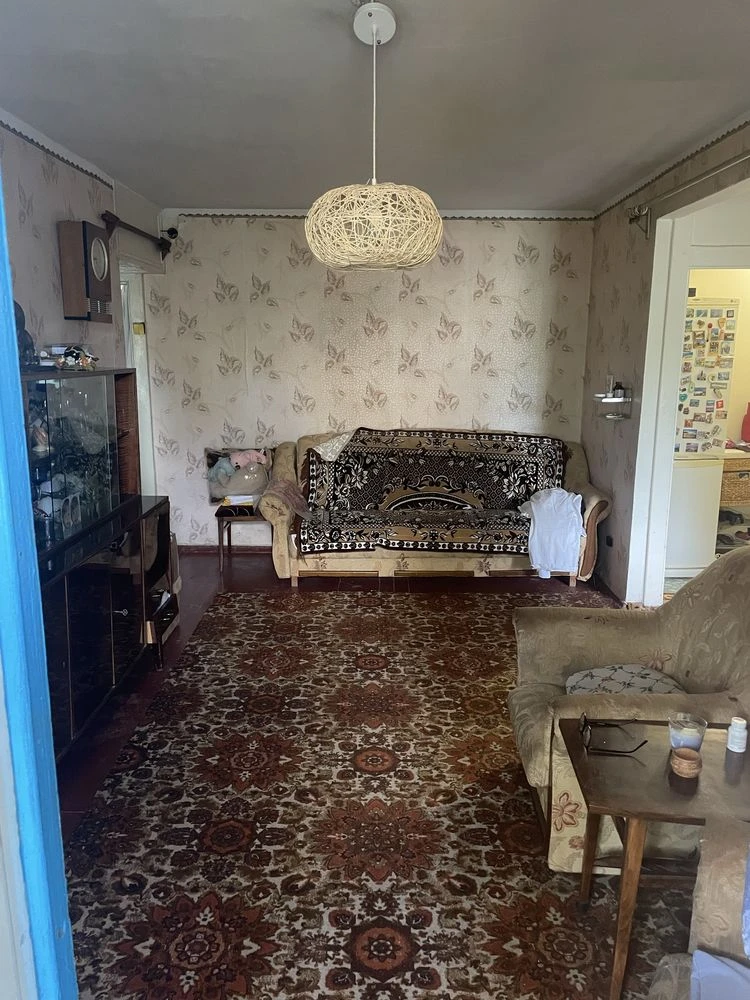 For sale: 3-room apartment in the 173rd quarter, Eduard Fuchs Street