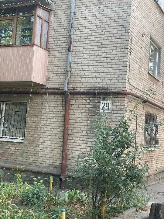 Sale of 1/2 share of an apartment