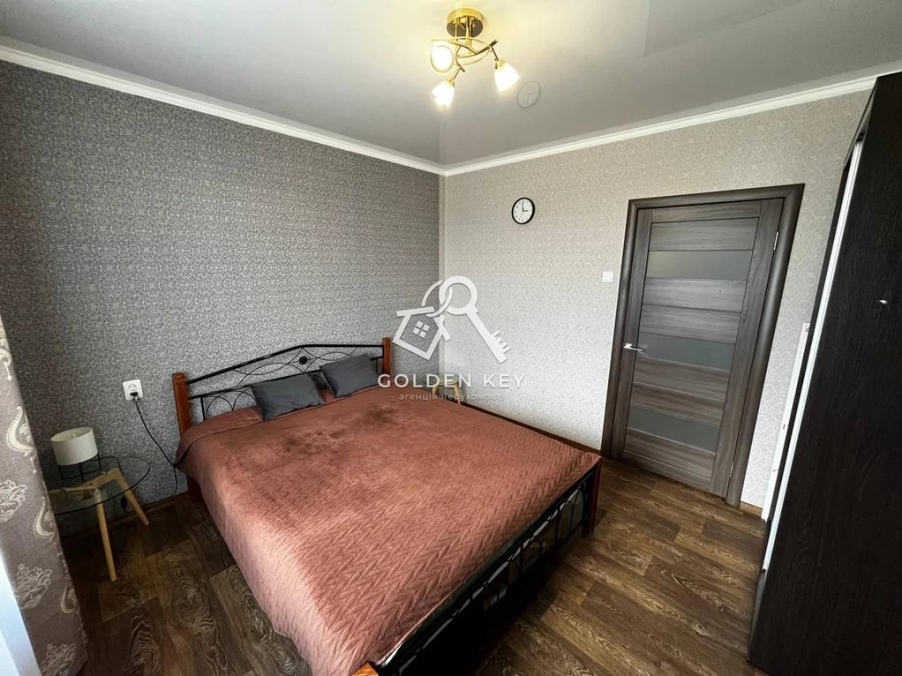Продаж 2-кімнатної квартири з чудовим видом