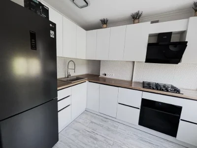 Продається 6-кімнатна квартира на Дзержинці
