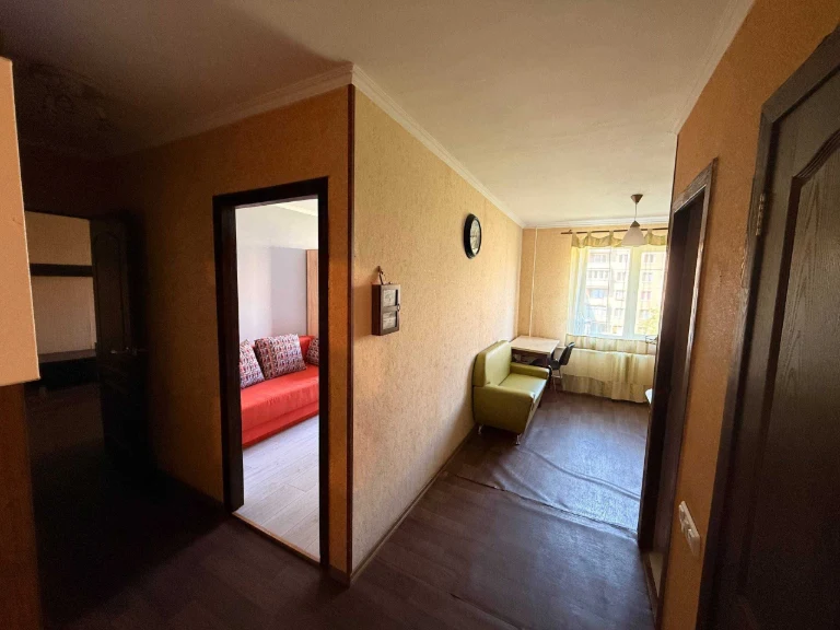 Apartment for Sale: 3-room apartment with furniture and appliances in Building 2