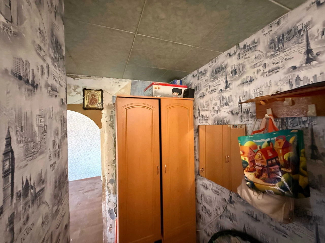 Продається 3-кімнатна квартира, Ватутіна 52 (Свитанок; 129 кв. м.; 20 кв. м.)