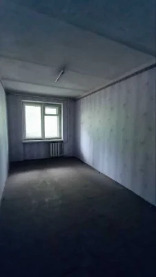 Продається 2-кімнатна квартира на Дніпровському шосе