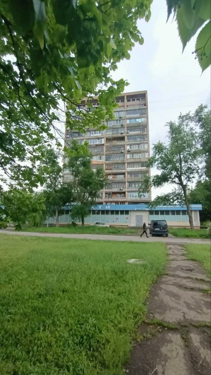 Продається 2-кімнатна квартира на Дніпровському шосе