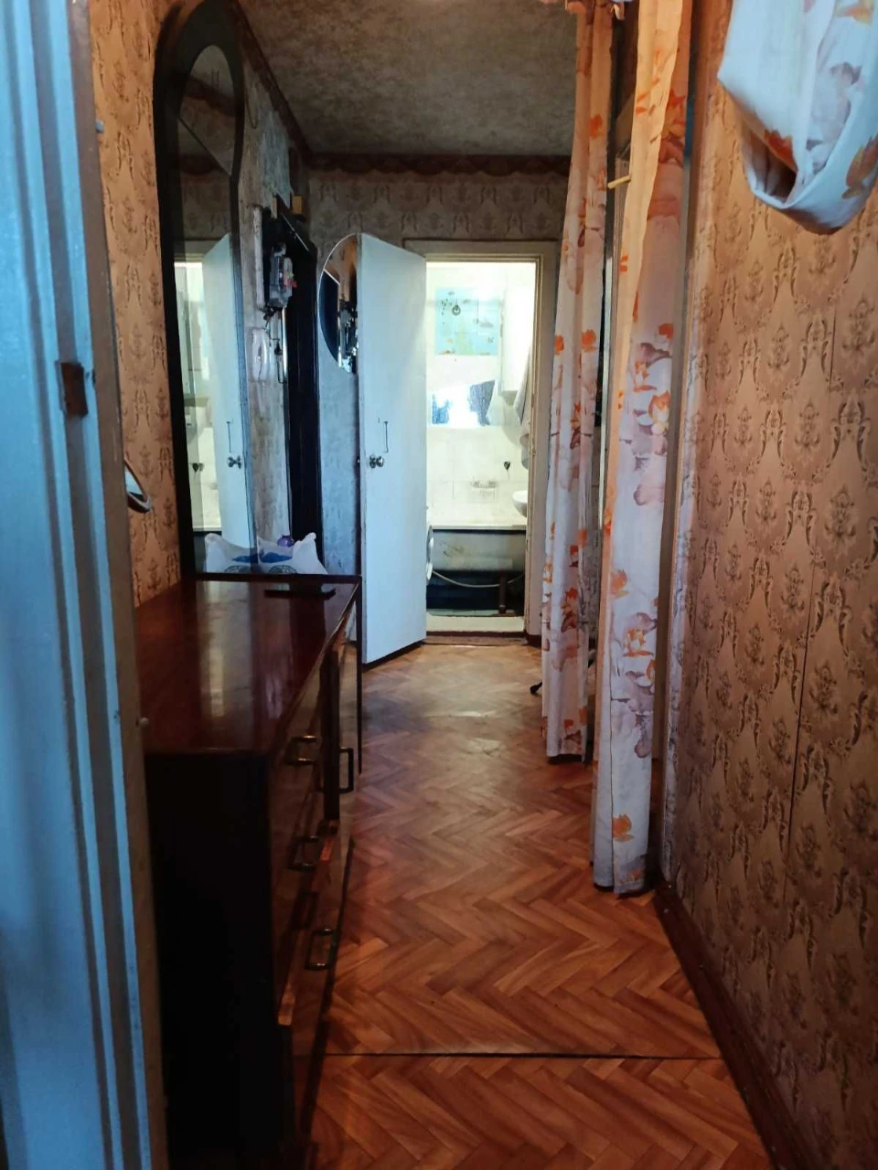 Продаж 3-кімнатній квартири на вул. Черкасова - можливо на складі