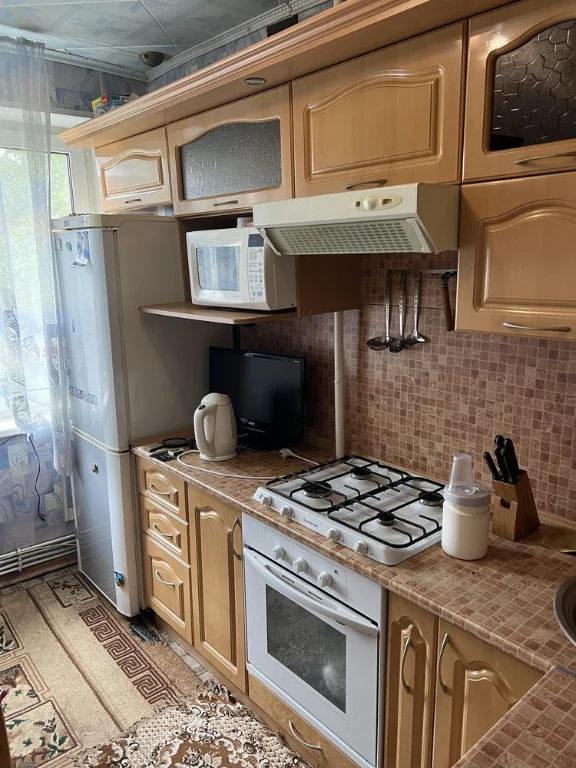 Sale of a 3-room apartment near the Avotekhnikum