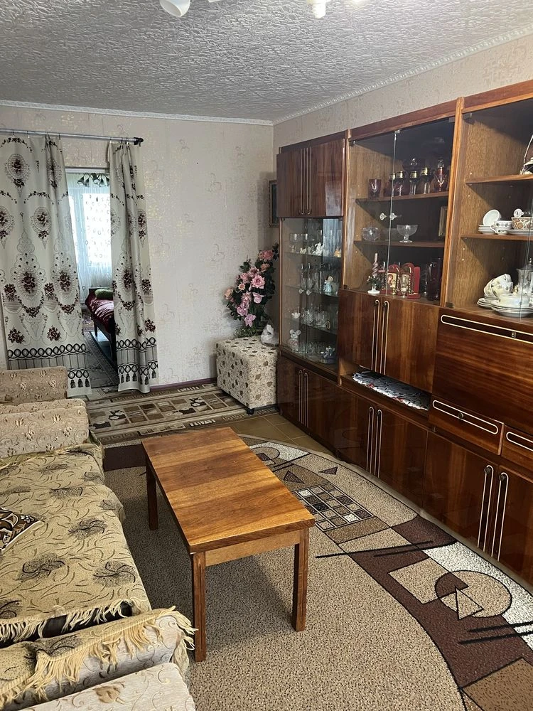 Продается 3-комнатная квартира в Автотехникуме с автонастоянкой