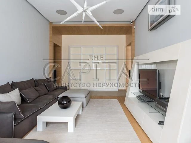 Sale of 4-room apartment 123 sq. m on Kruglouniversitytska st. 7