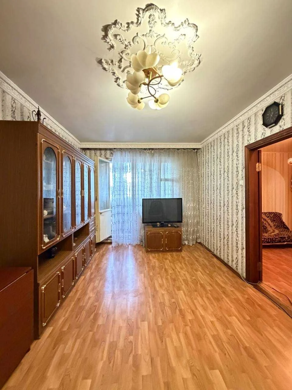 Продаж 3-кімн. квартири, 2 поверх. Вечірній 10