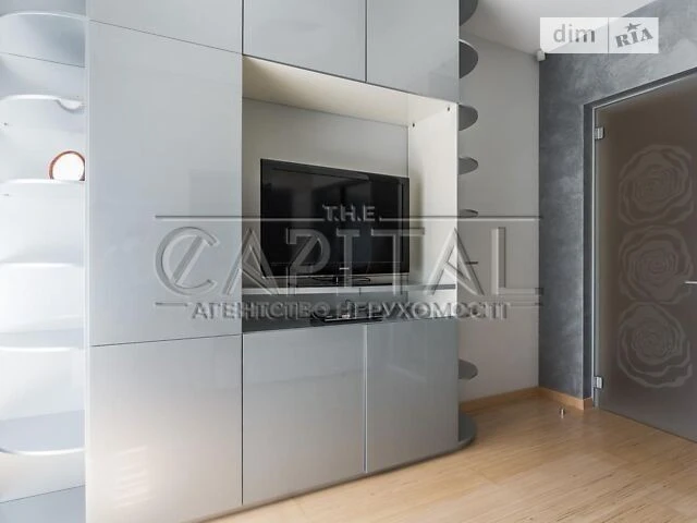 Sale of 4-room apartment 123 sq. m on Kruglouniversitytska st. 7