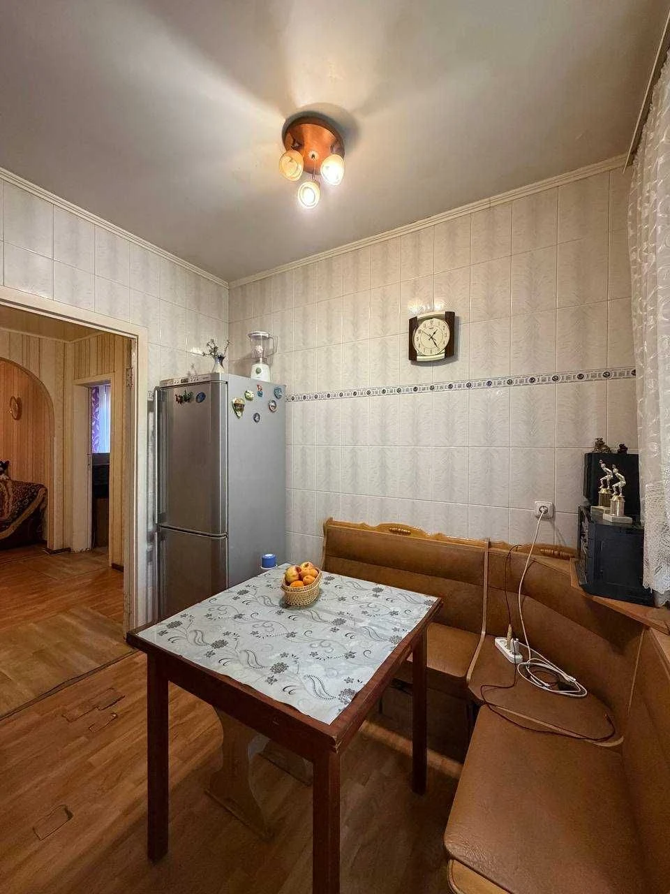 Продаж 3-кімн. квартири, 2 поверх. Вечірній 10