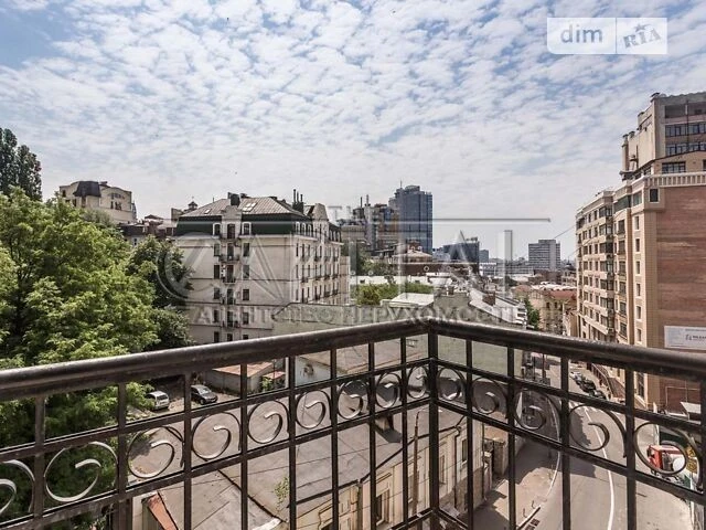 Sale of 4-room apartment 123 sq. m on Kruglouniversitytska st. 7