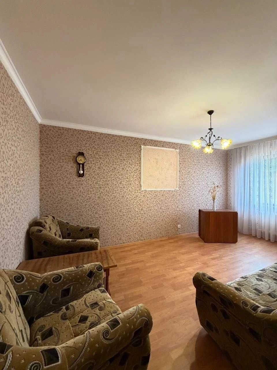 Продається простора житлова квартира. Січеславська 41.