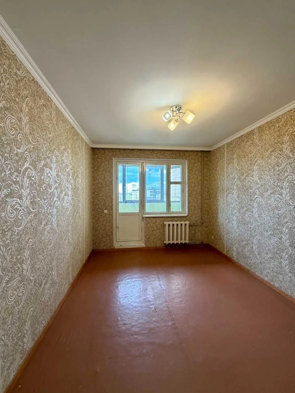 Продається простора житлова квартира. Січеславська 41.