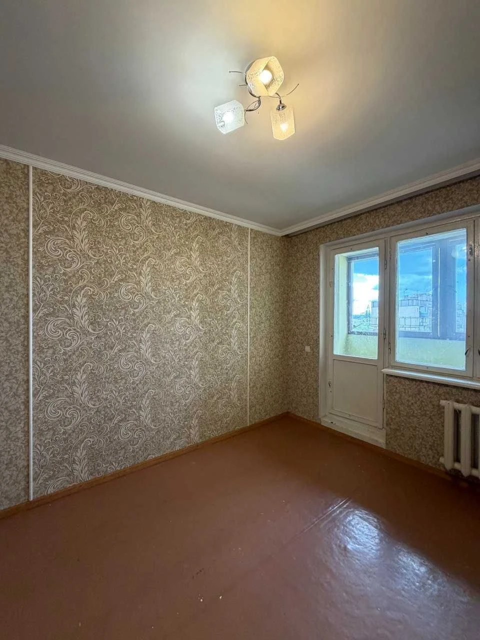 Продається простора житлова квартира. Січеславська 41.