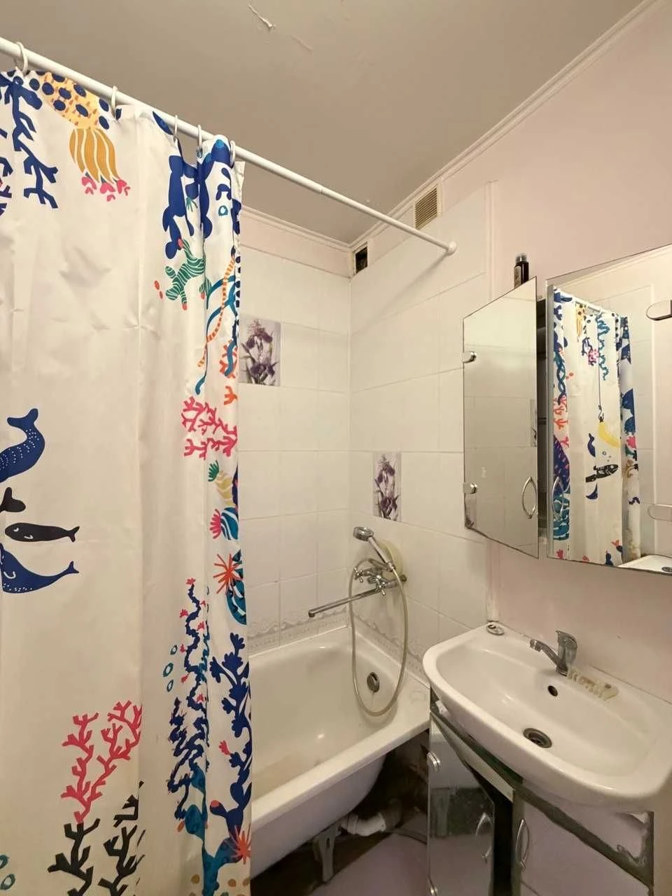 Продається простора житлова квартира. Січеславська 41.
