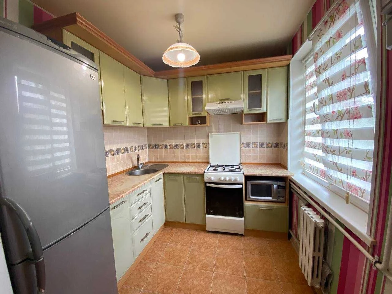 Selling 4-room apartment on Свято-Николаевская Street. Panorama