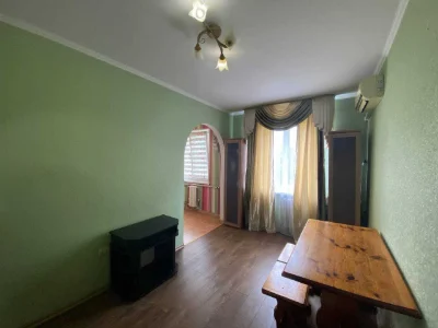 Selling 4-room apartment on Свято-Николаевская Street. Panorama