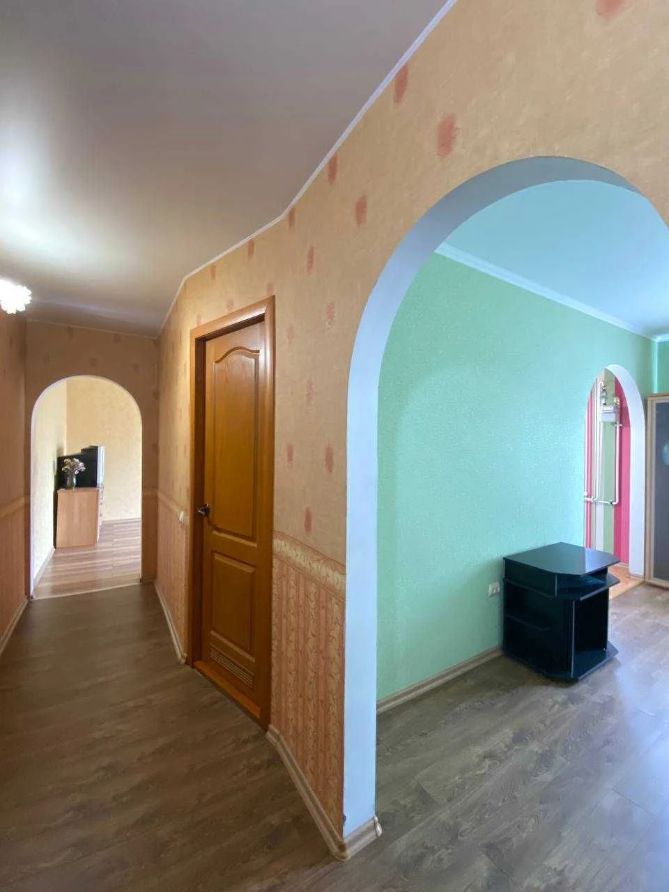 Selling 4-room apartment on Свято-Николаевская Street. Panorama