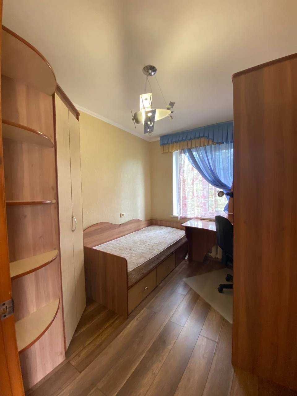 Selling 4-room apartment on Свято-Николаевская Street. Panorama