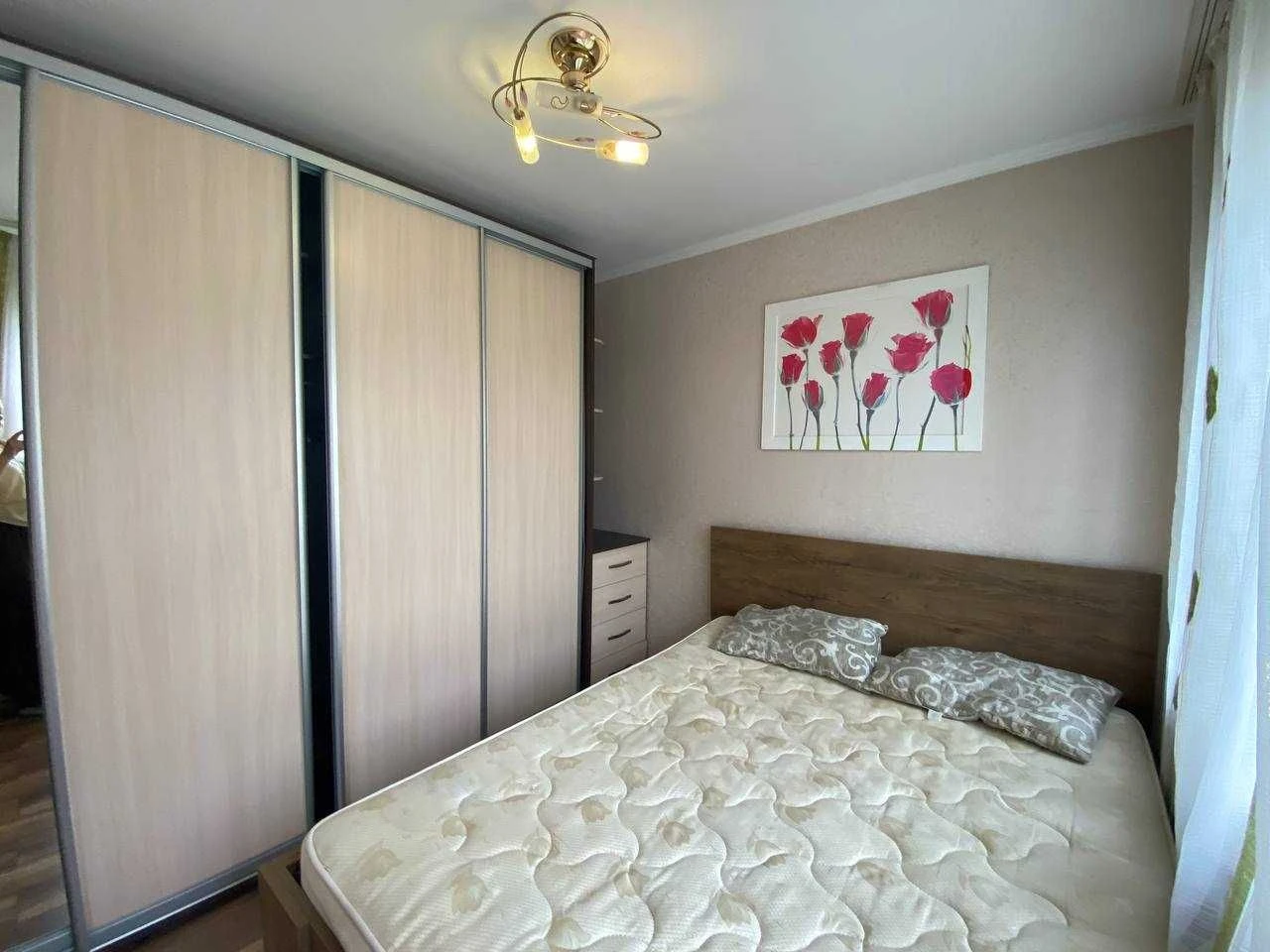 Selling 4-room apartment on Свято-Николаевская Street. Panorama