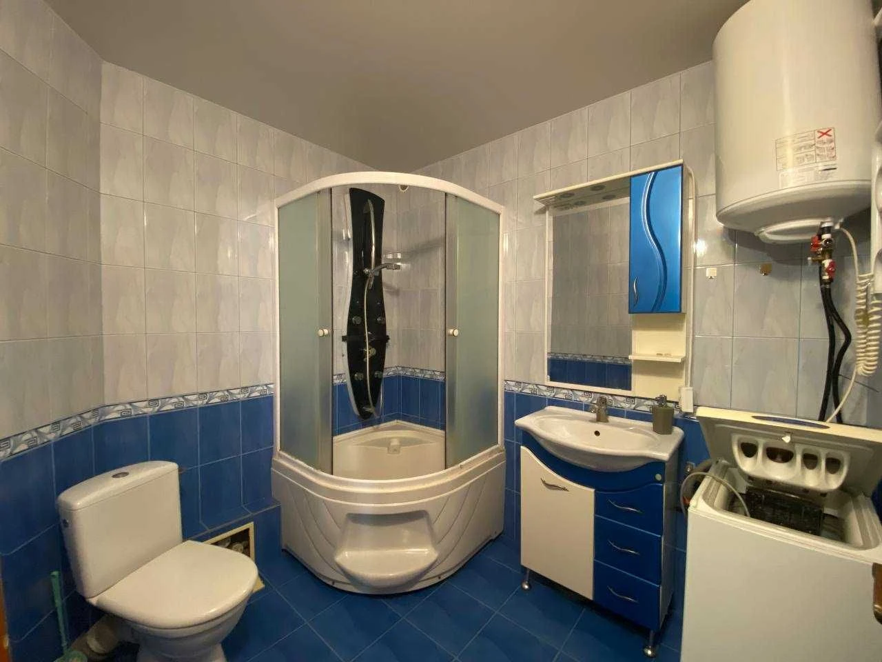 Selling 4-room apartment on Свято-Николаевская Street. Panorama
