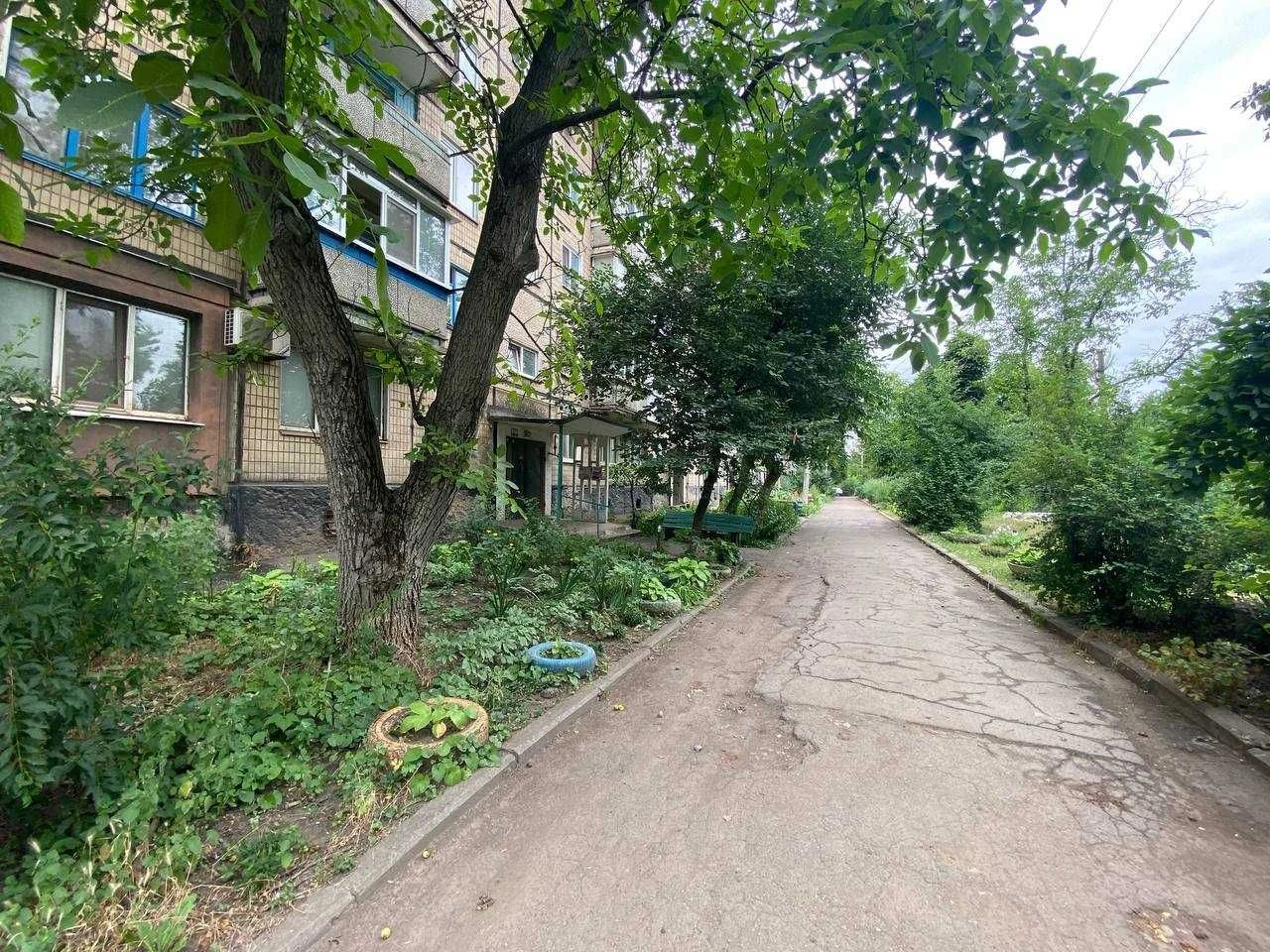 Selling 4-room apartment on Свято-Николаевская Street. Panorama
