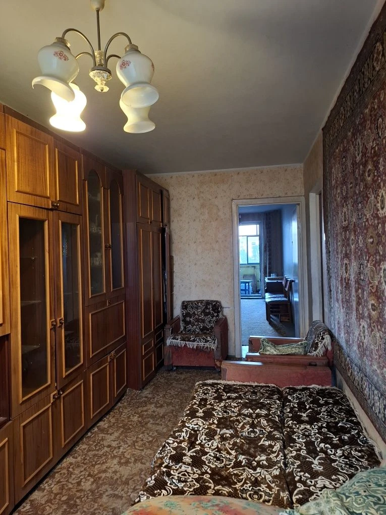 Продається 3-кімнатна квартира на Зарічному, біля Терри