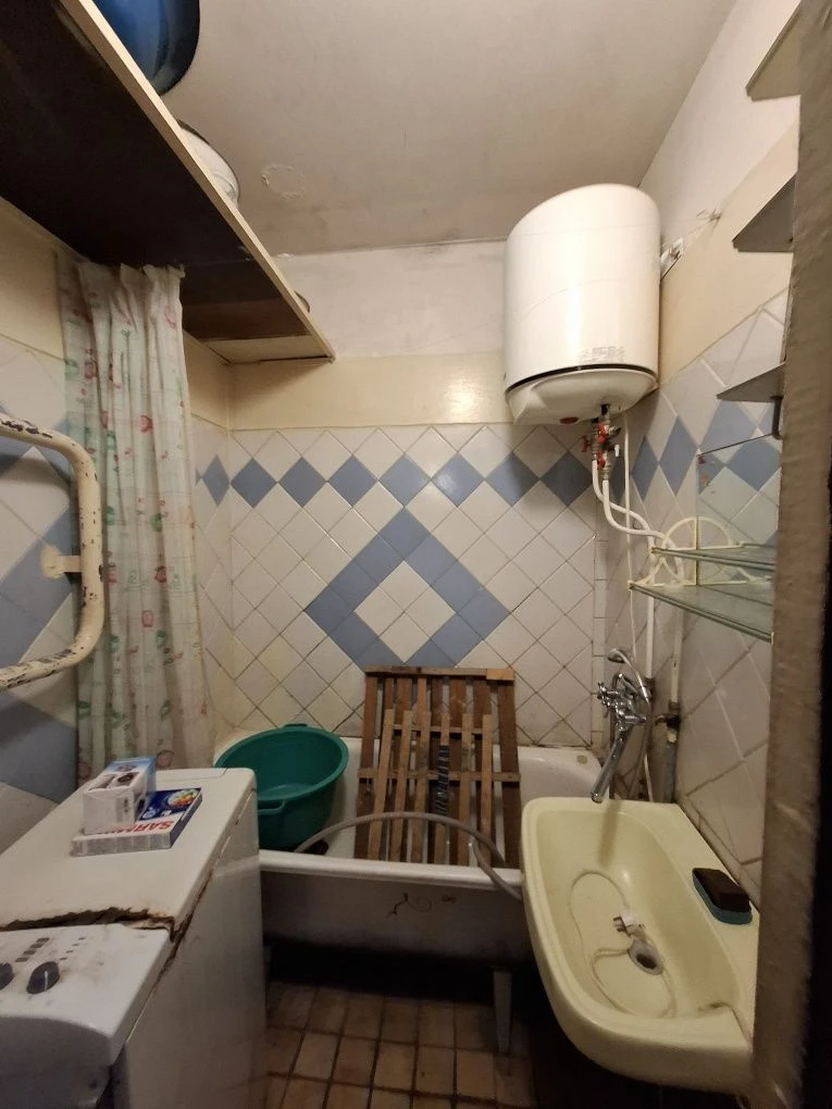 Продається 3-кімнатна квартира на Зарічному, біля Терри