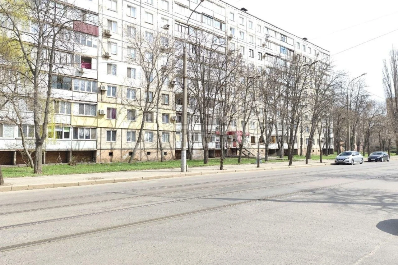 Продаж 3-кімнатній квартири в Центральному районі.