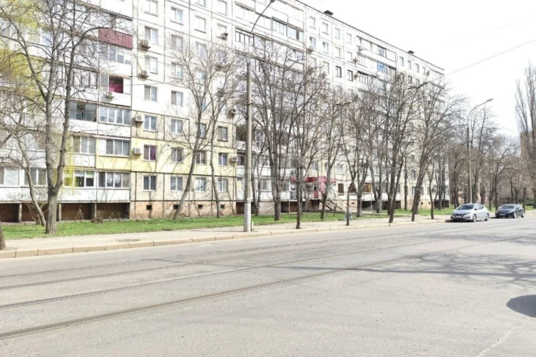 Продаж 3-кімнатній квартири в Центральному районі.